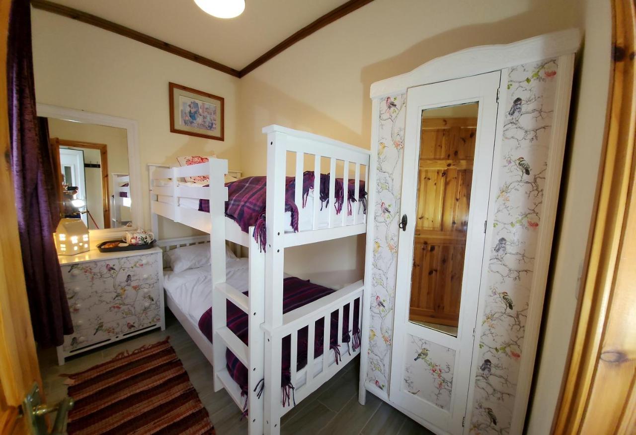 The Old School Caeathro, Snowdon, Eryri And Yr Wydffa Cottages Карнарвон Экстерьер фото