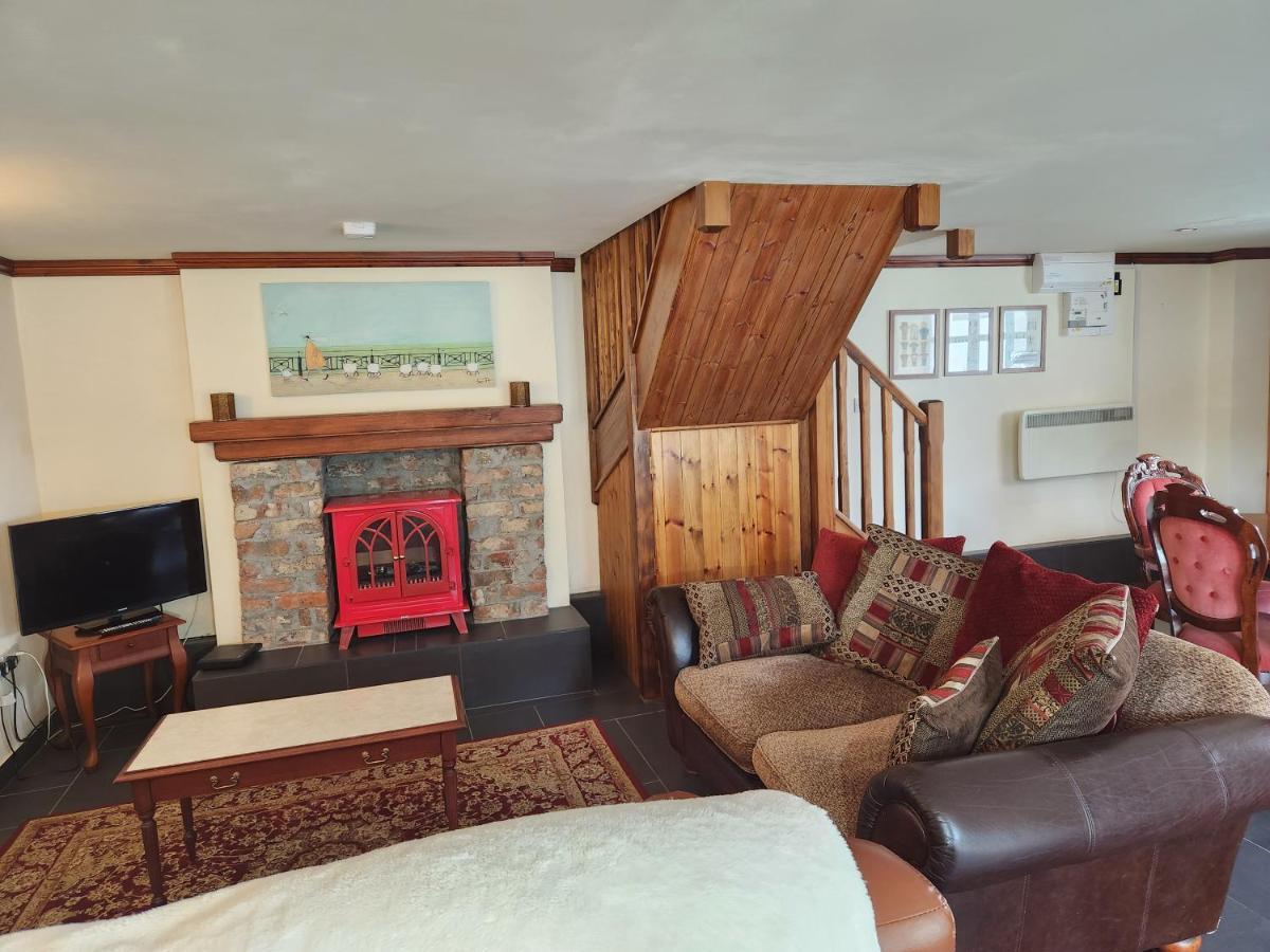 The Old School Caeathro, Snowdon, Eryri And Yr Wydffa Cottages Карнарвон Экстерьер фото